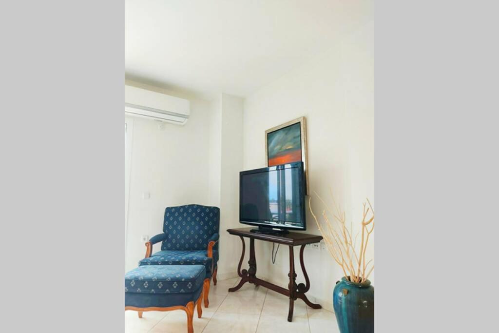 Peggy'S Lux Apartment Karavomylos Bagian luar foto