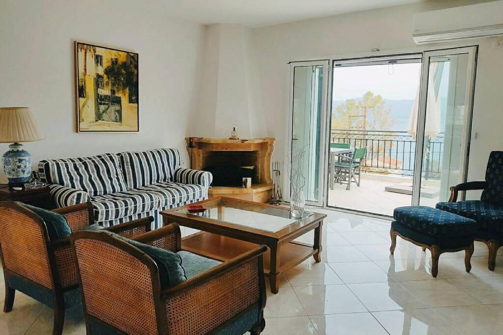 Peggy'S Lux Apartment Karavomylos Bagian luar foto