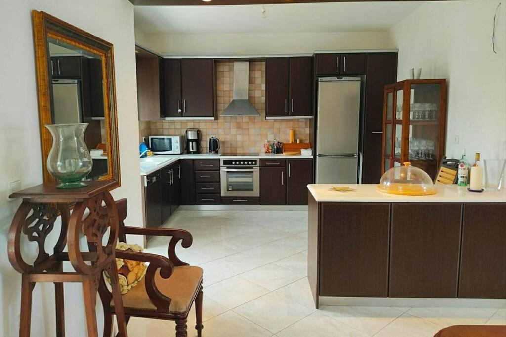 Peggy'S Lux Apartment Karavomylos Bagian luar foto